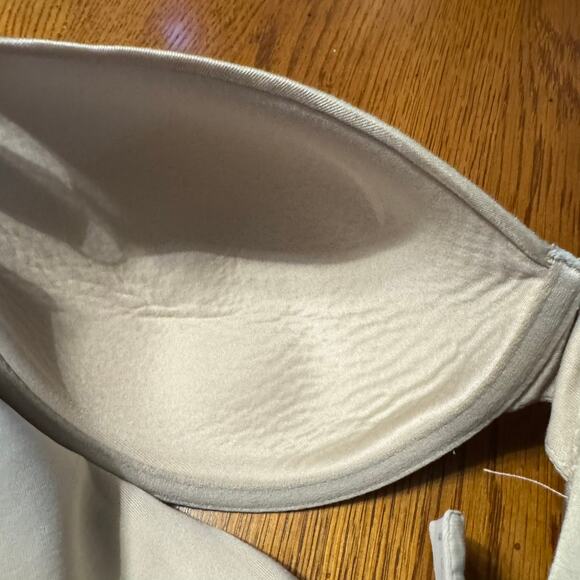 Vanity Fair Women's Beauty Back Full Coverage Underwire Smoothing Bra Size 40D - Picture 5 of 6